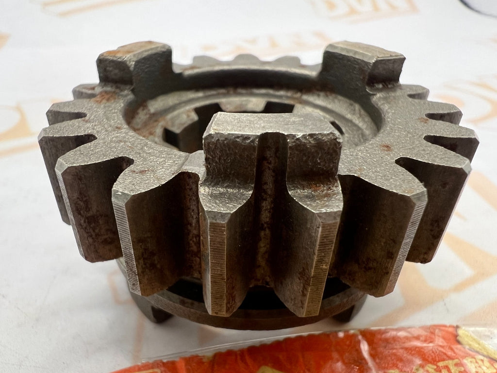 New OEM Suzuki 24231-41202 3rd Drive Gear NOS
