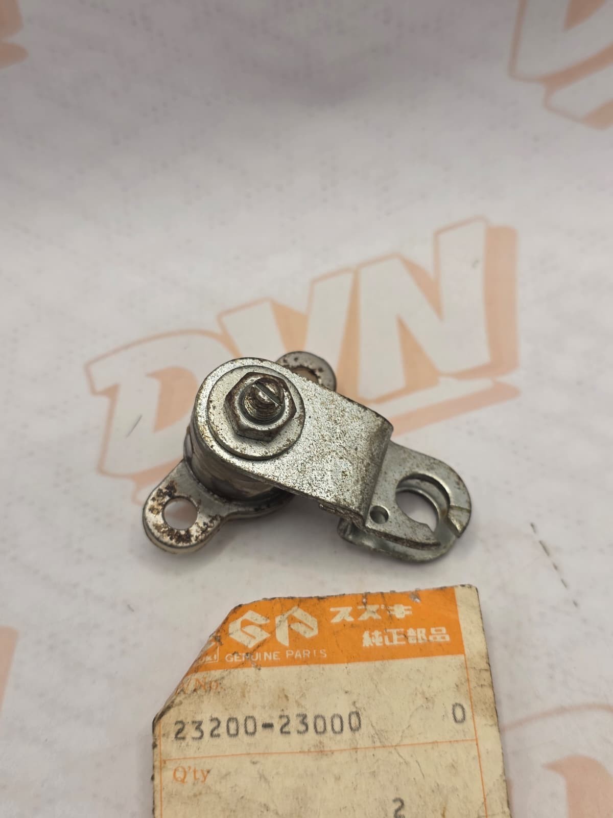 SUZUKI RV90 1973 1974 1975 1976 1977 CLUTCH RELEASE SCREW 23200-23000 NOS OEM