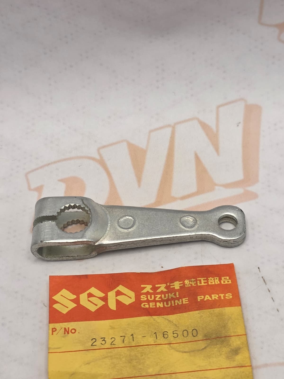 NOS SUZUKI TM 250 TM400 TS 250 DR 370 & MORE CLUTCH RELEASE ARM 23271-16500 OEM