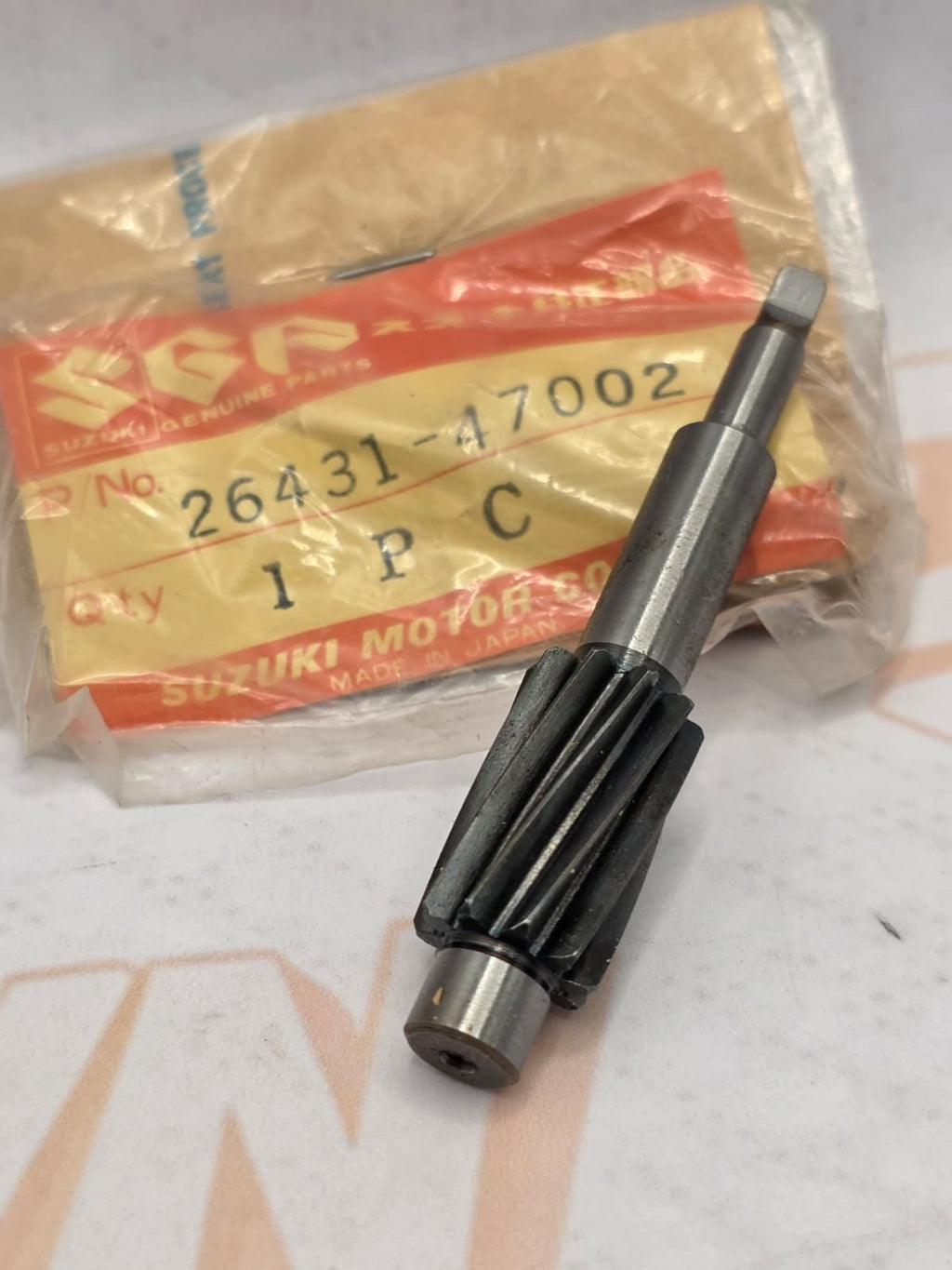 OEM Suzuki GEAR, TACHOMETER DRIVEN  26431-47002 GS DR GN