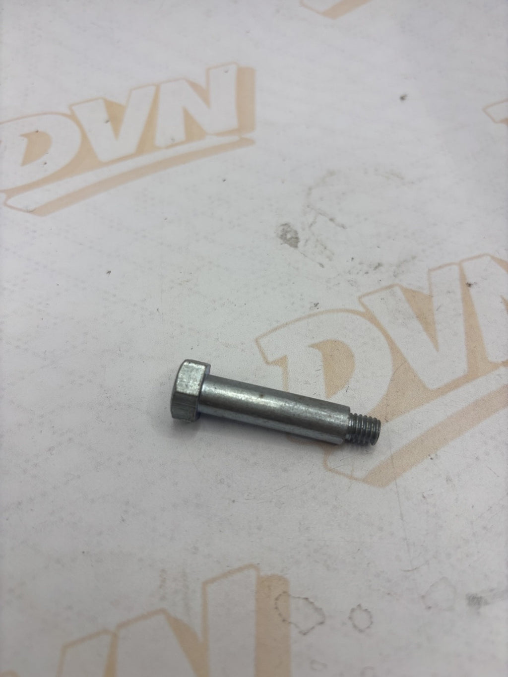 NOS SUZUKI RM125/RM100/TM100 FOOT REST/STAND BOLT 09111-06018 NEW OEM PARTS