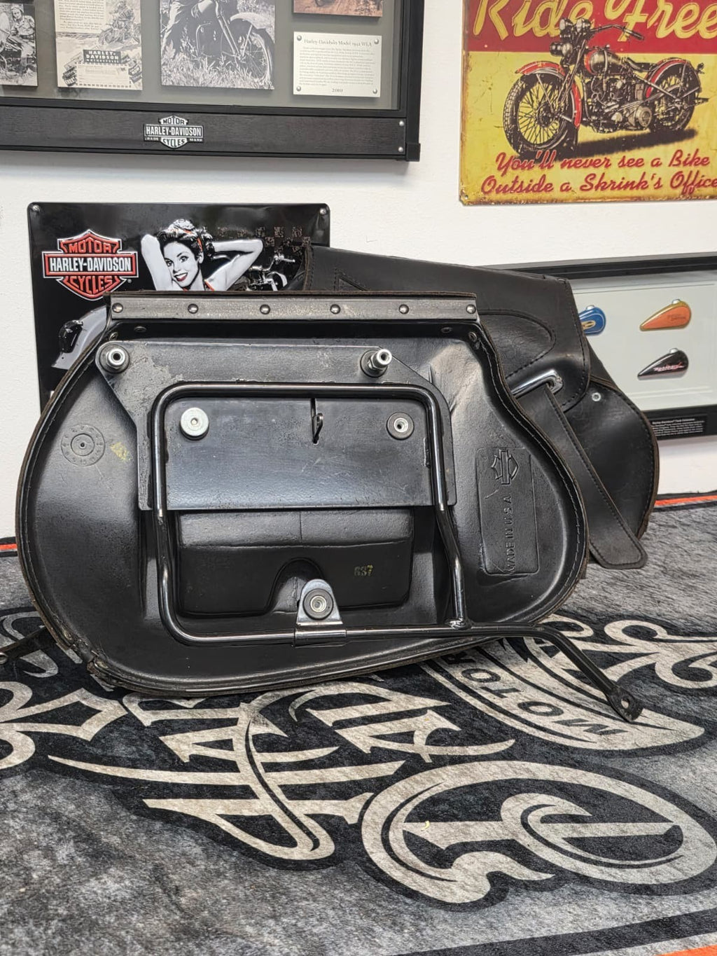 Harley Davidson genuine OEM Loggerhead Leather Saddlebags 1984-1999