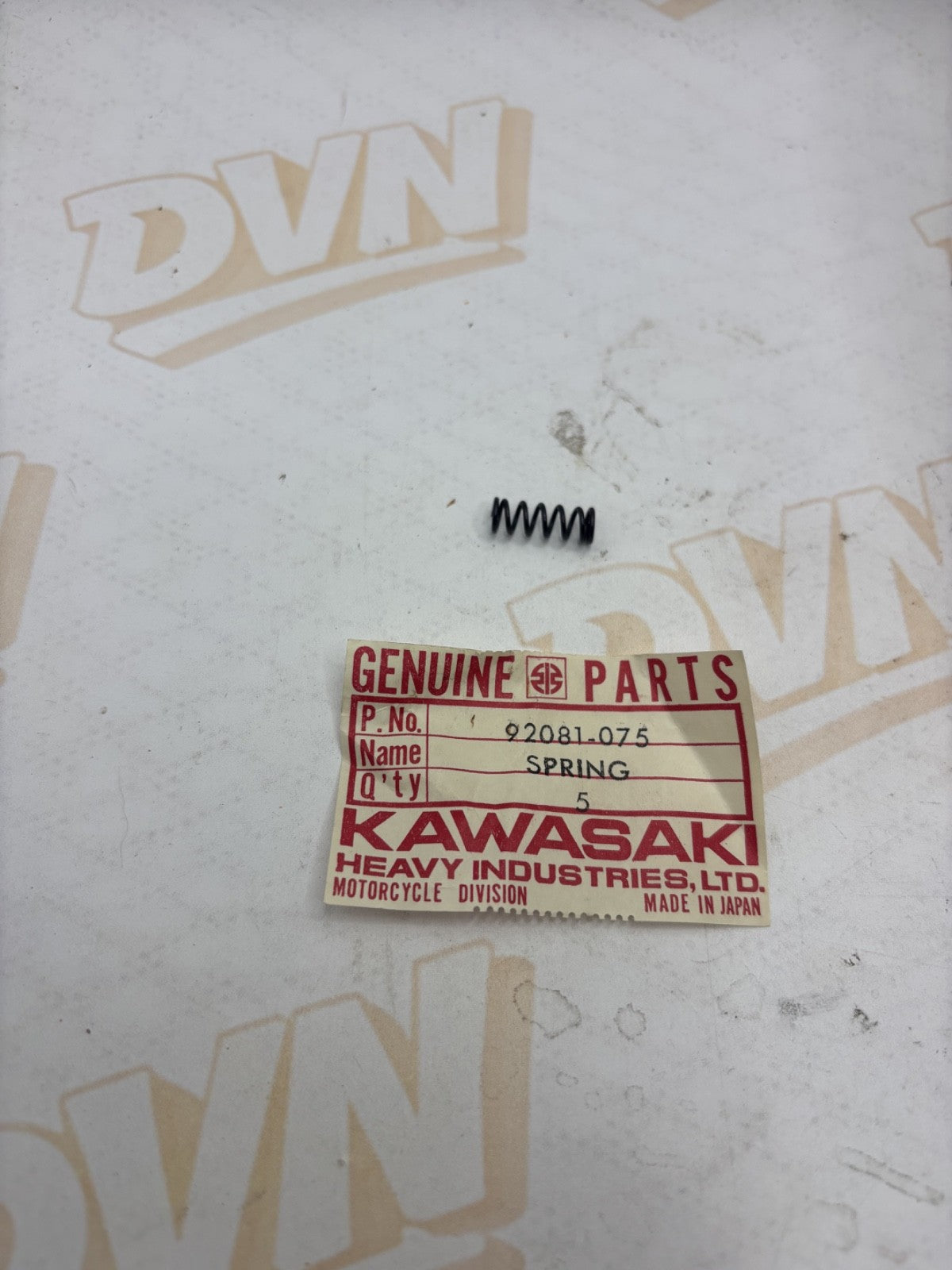 NOS KAWASAKI C2TR C2SS G4TR ENGINE COVER SPRING PART# 92081-075