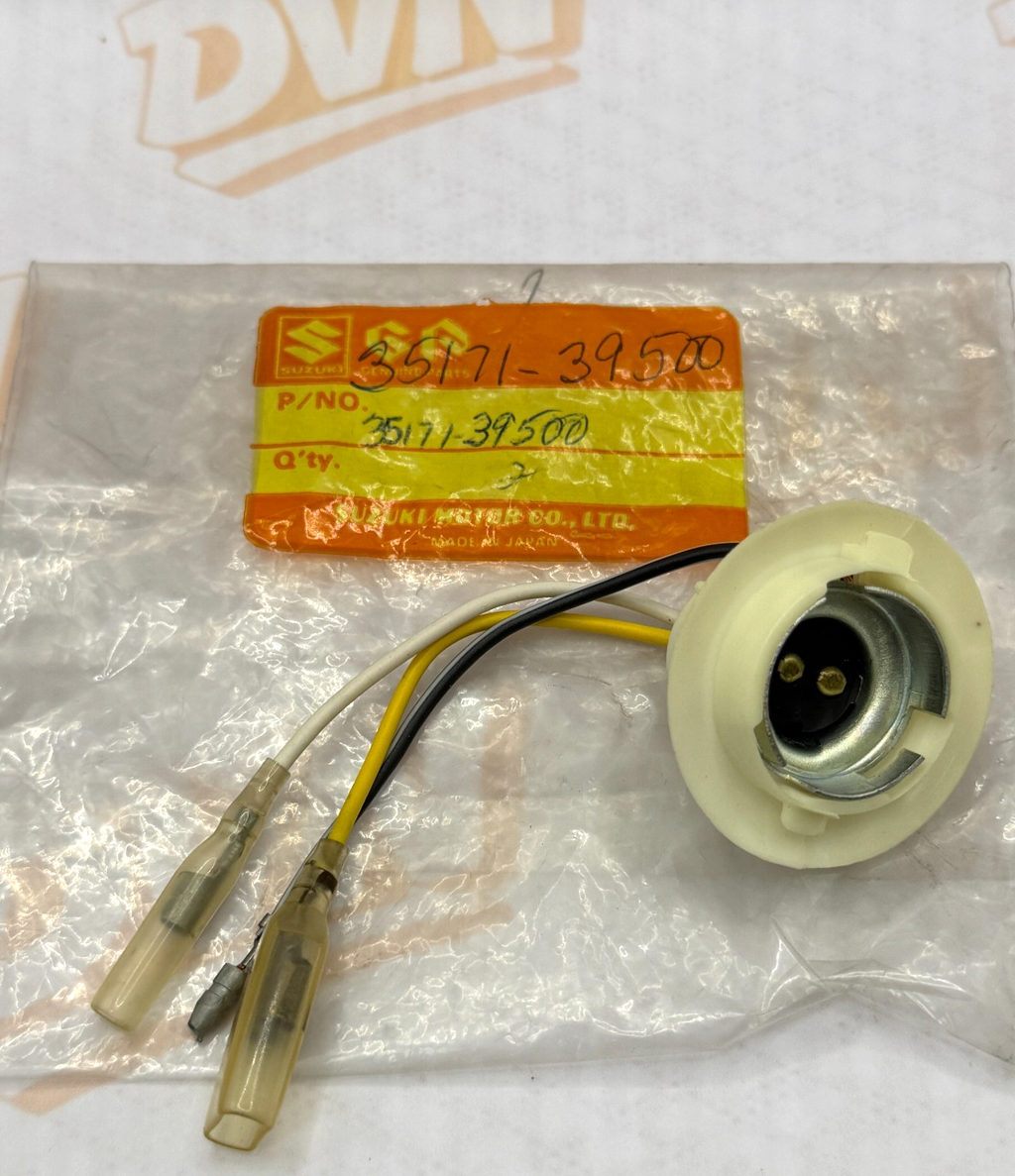 Suzuki Head lamp socket 1985-1987 LT185 1985-86 LT23OS 35171-39500