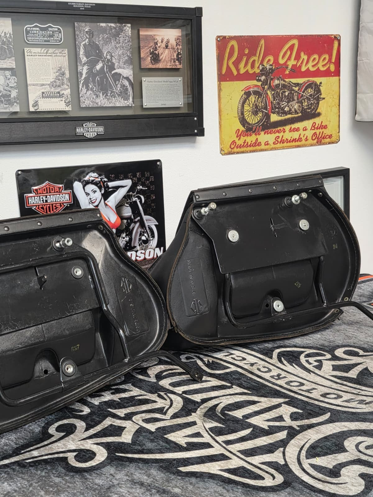 Harley Davidson genuine OEM Loggerhead Leather Saddlebags 1984-1999