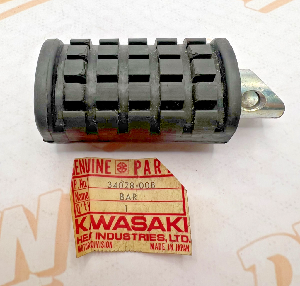 NEW GENUINE KAWASAKI 34028-008 STEP-ASSY, FR, RH