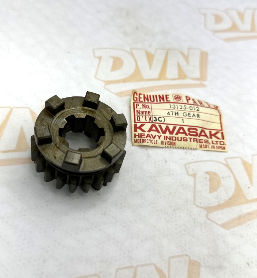 KAWASAKI F6 125 F7 175 NOS Output 4TH Gear 13135-012