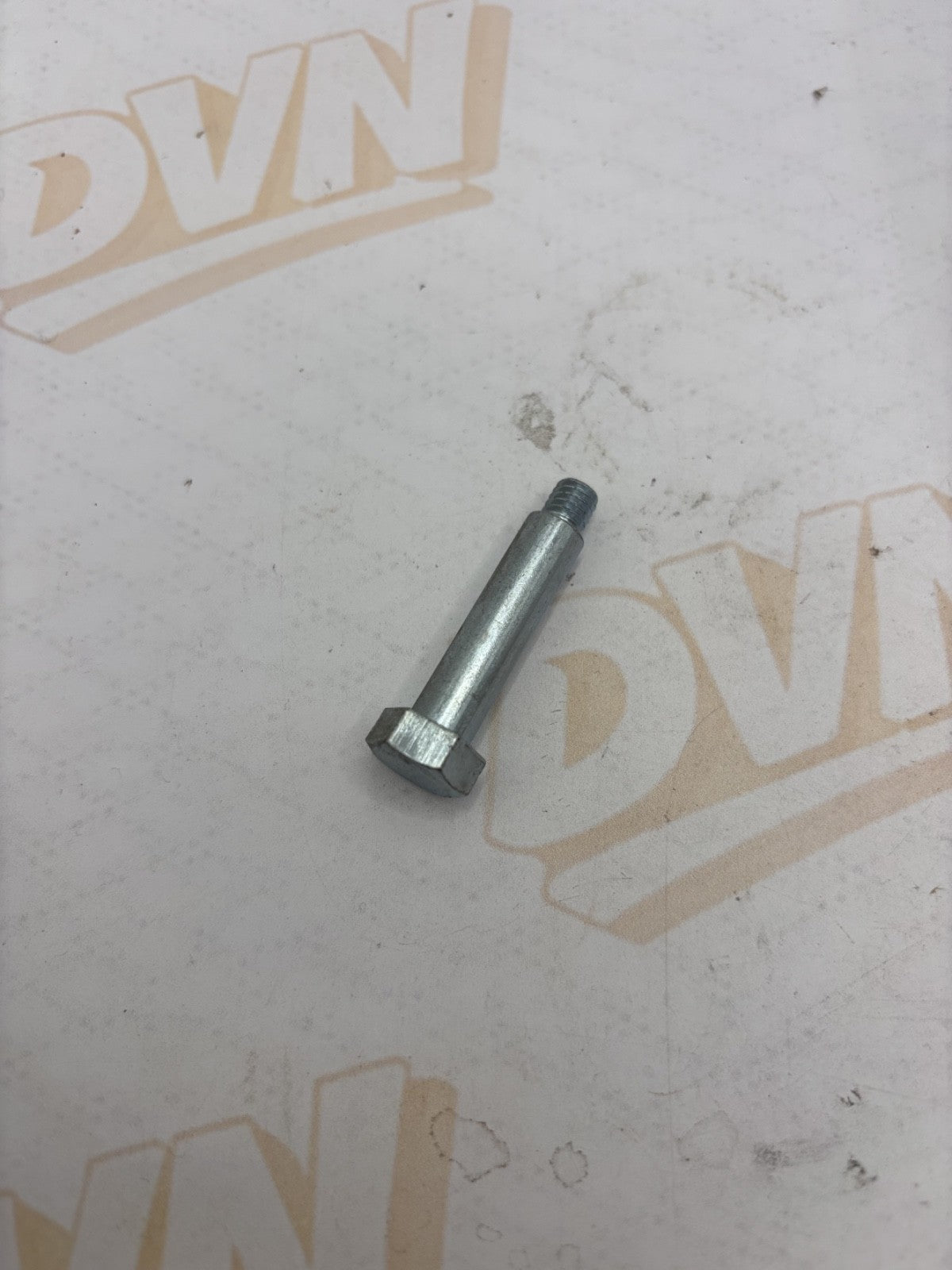 NOS SUZUKI RM125/RM100/TM100 FOOT REST/STAND BOLT 09111-06018 NEW OEM PARTS