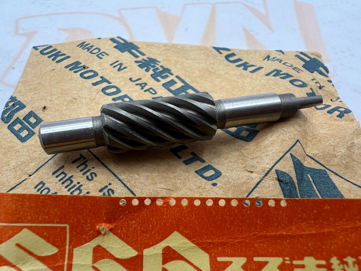 NOS OEM Suzuki 54621-30300 Speedometer Pinion Drive Gear