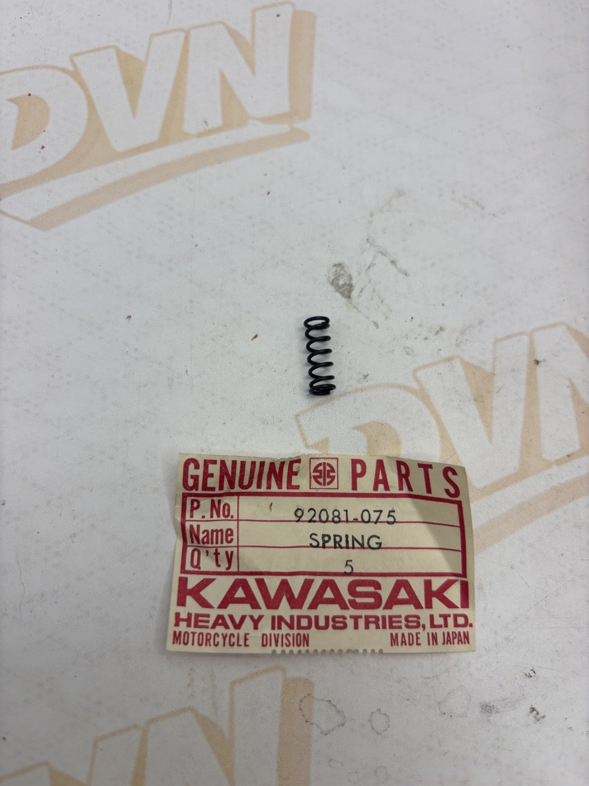 NOS KAWASAKI C2TR C2SS G4TR ENGINE COVER SPRING PART# 92081-075