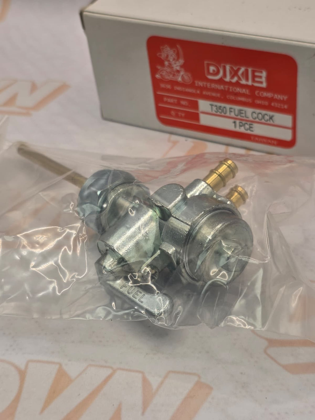 Petcock Fuel Tank  Switch Valve Assembly For SUZUKI T350 1969-1972