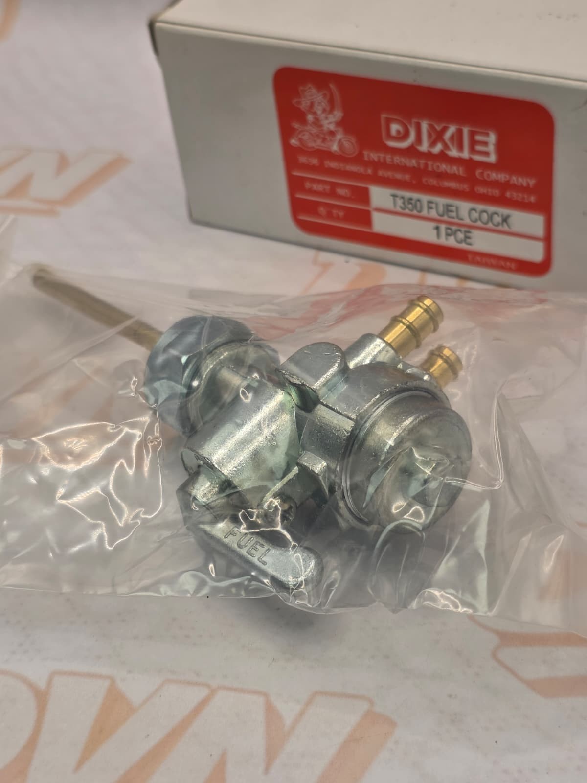 Petcock Fuel Tank  Switch Valve Assembly For SUZUKI T350 1969-1972
