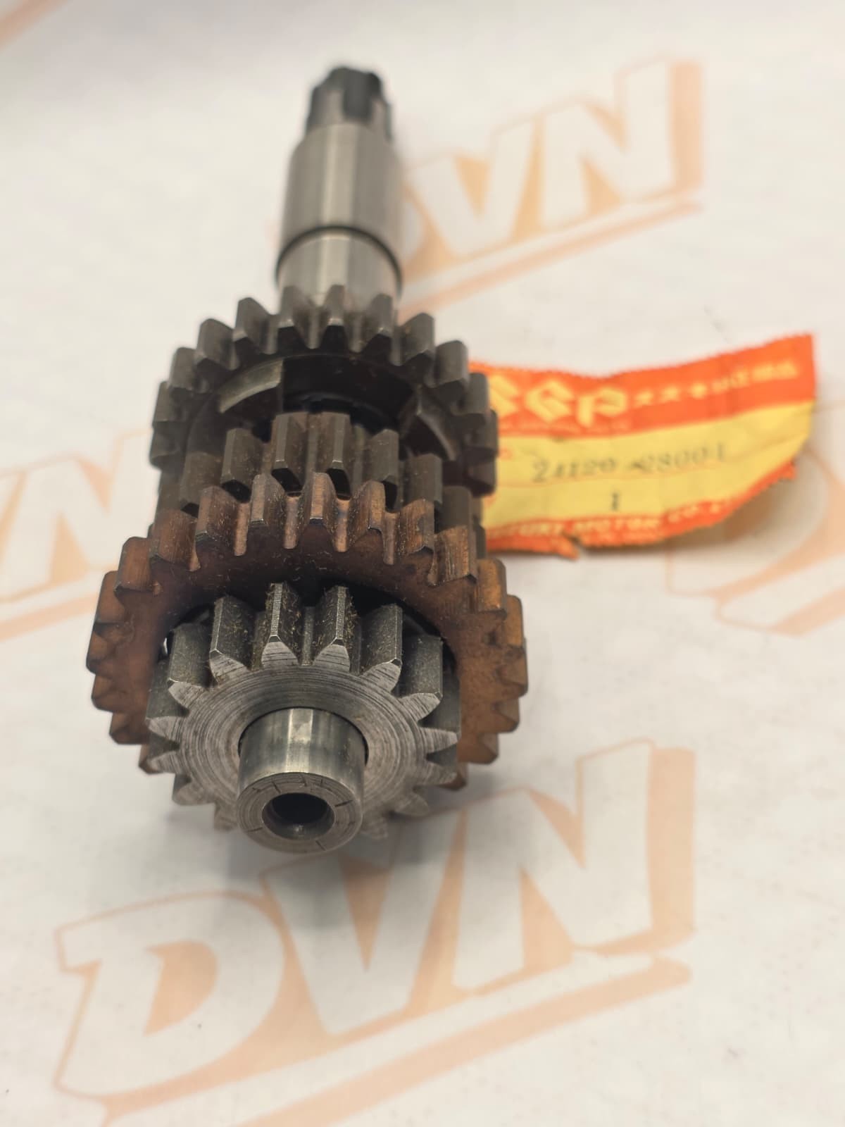 NOS Suzuki RV125 TS125 nos countershaft 24120-28004