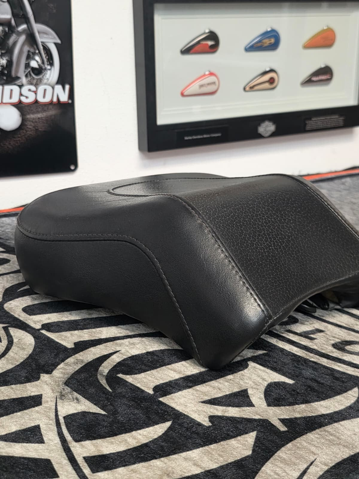 2005-2017 OEM Harley-Davidson Softail FATBOY,Deluxe Passenger Pillion Rear Seat