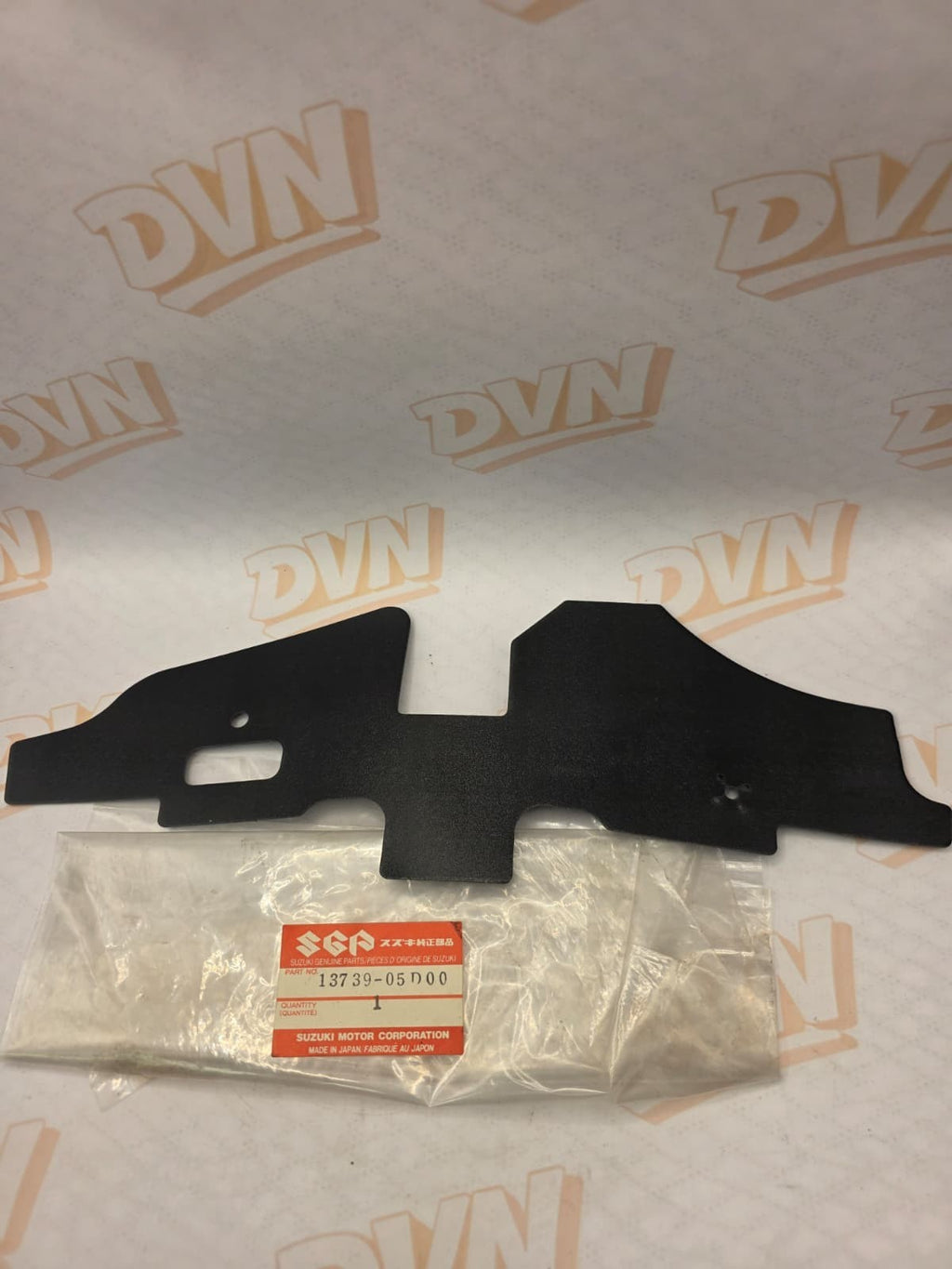 SUZUKI GUARD MUD 13739-05D00