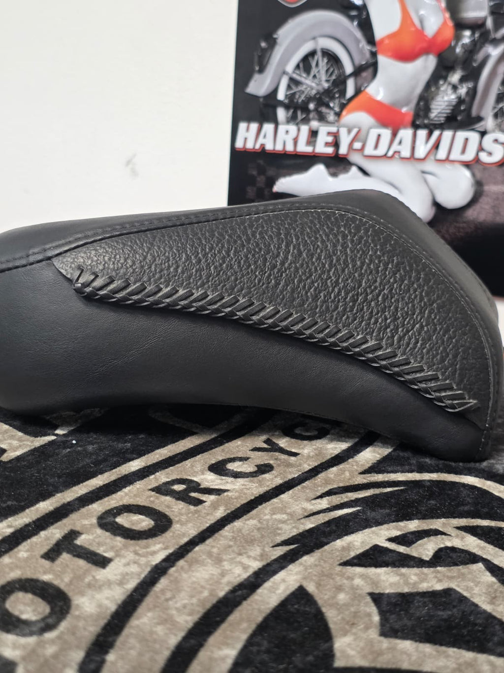 05-17 Harley-Davidson Heritage,deluxe,Softail models Passenger Pillion Seat OEM