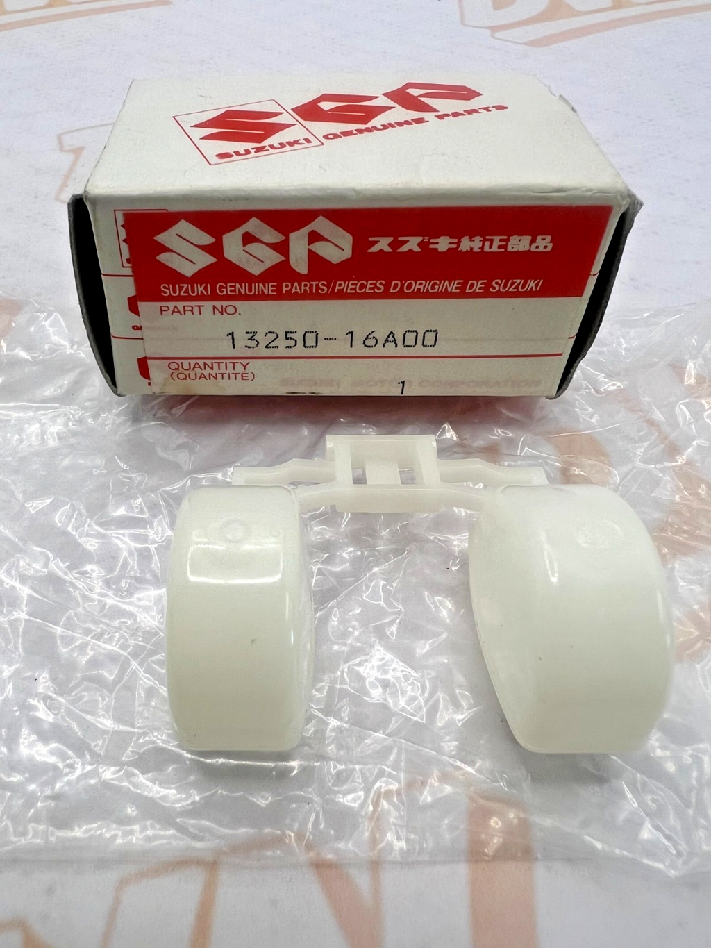 SUZUKI NOS OEM SUPERSEDED BY 1325030D50 FLOAT | 13250-16A00