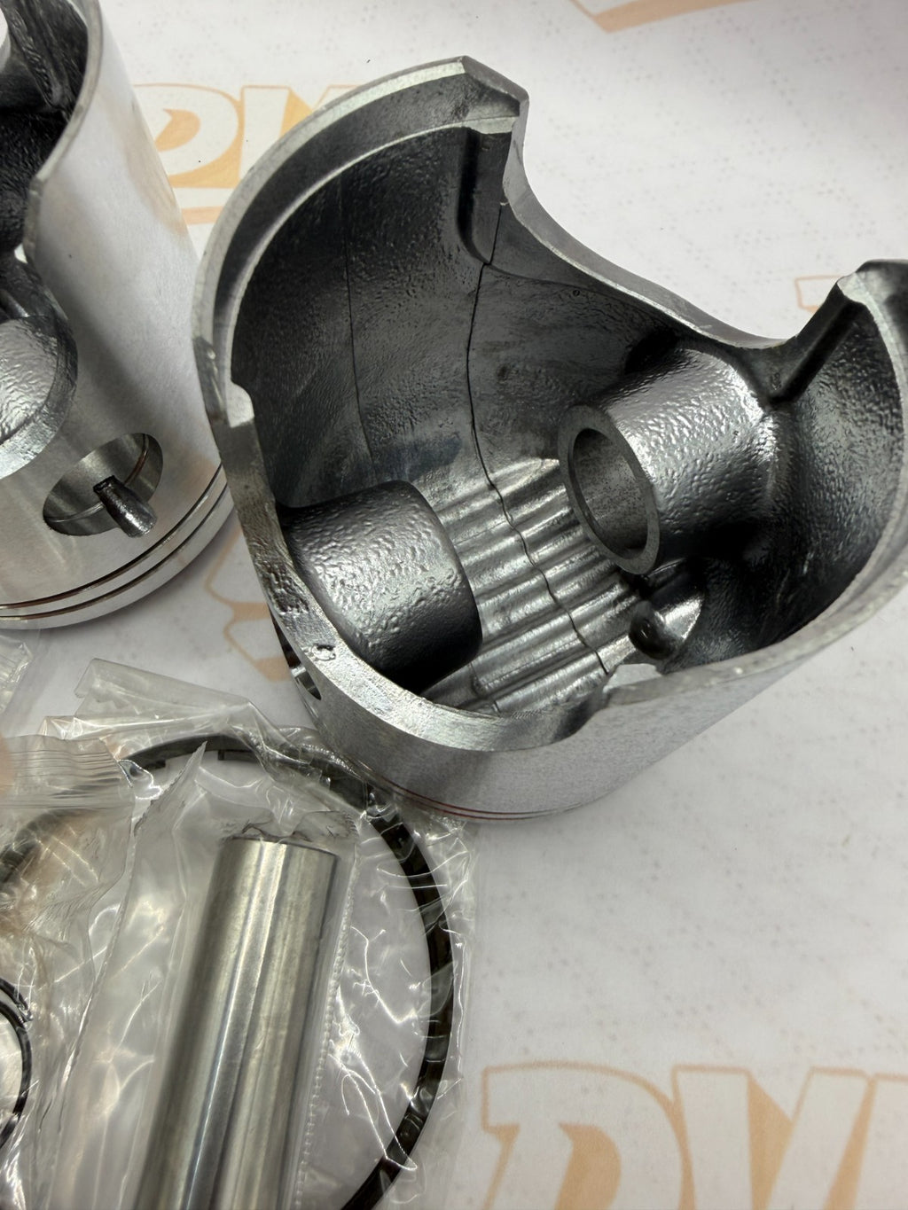 Suzuki 1969- 1975 GT500 T500 70.50MM 0.50MM OVERSIZE PISTON AND RING SET