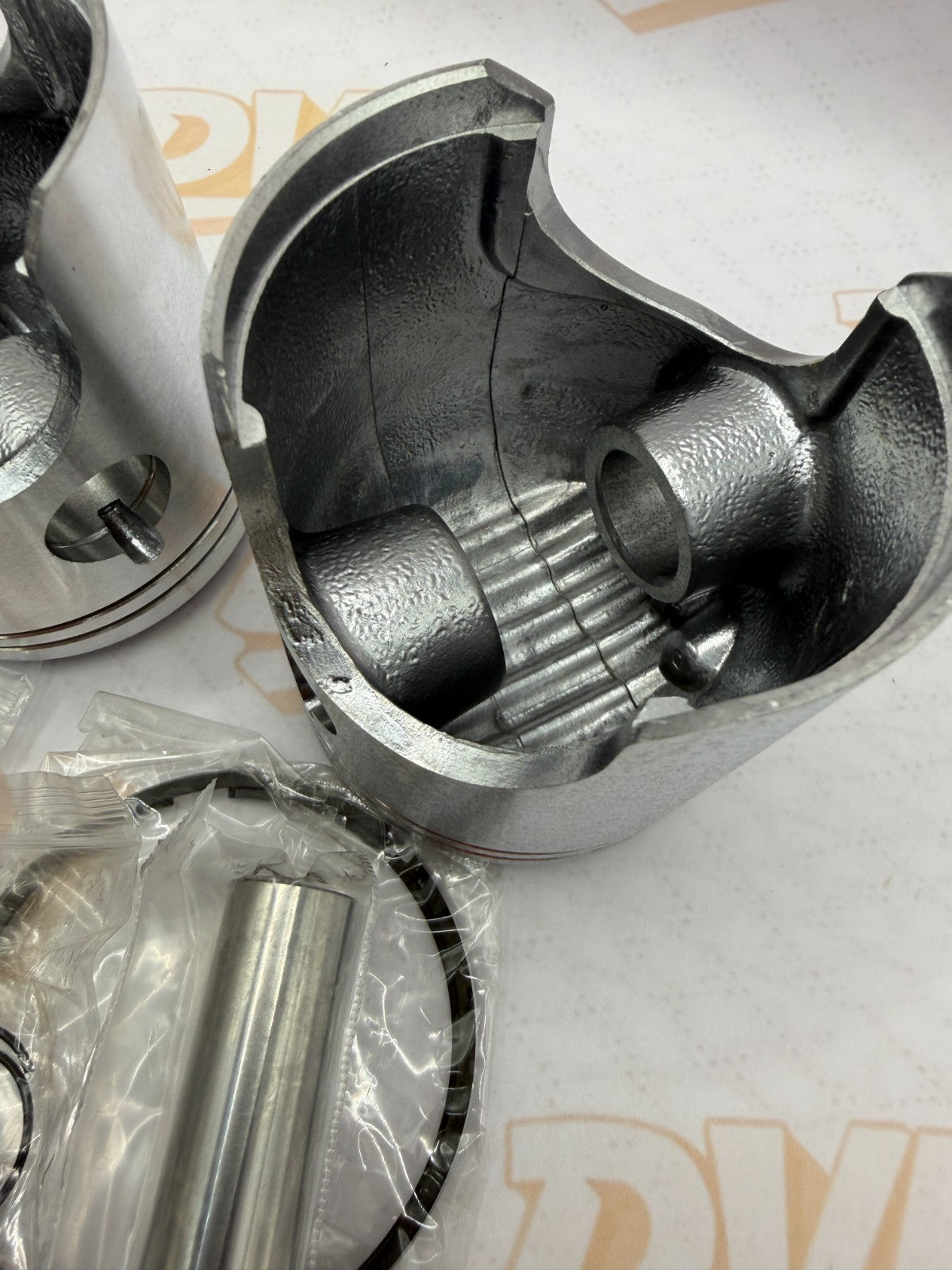 Suzuki 1969- 1975 GT500 T500 70.50MM 0.50MM OVERSIZE PISTON AND RING SET