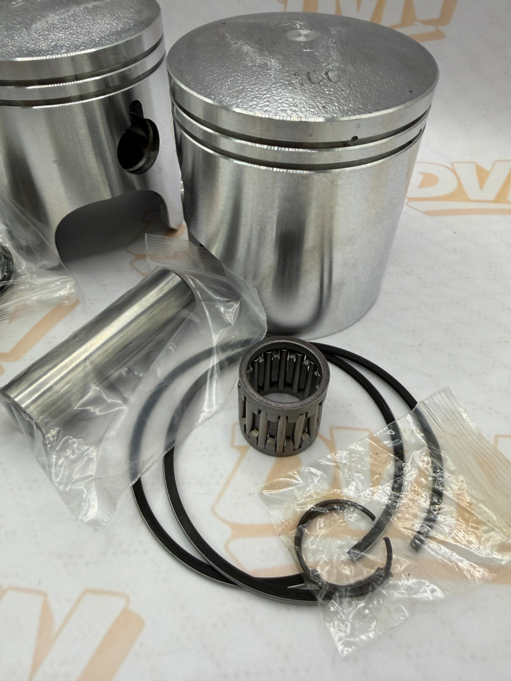 Suzuki GT500 T500 1.0MM OVERSIZE PISTON AND RING SET 1972-1977