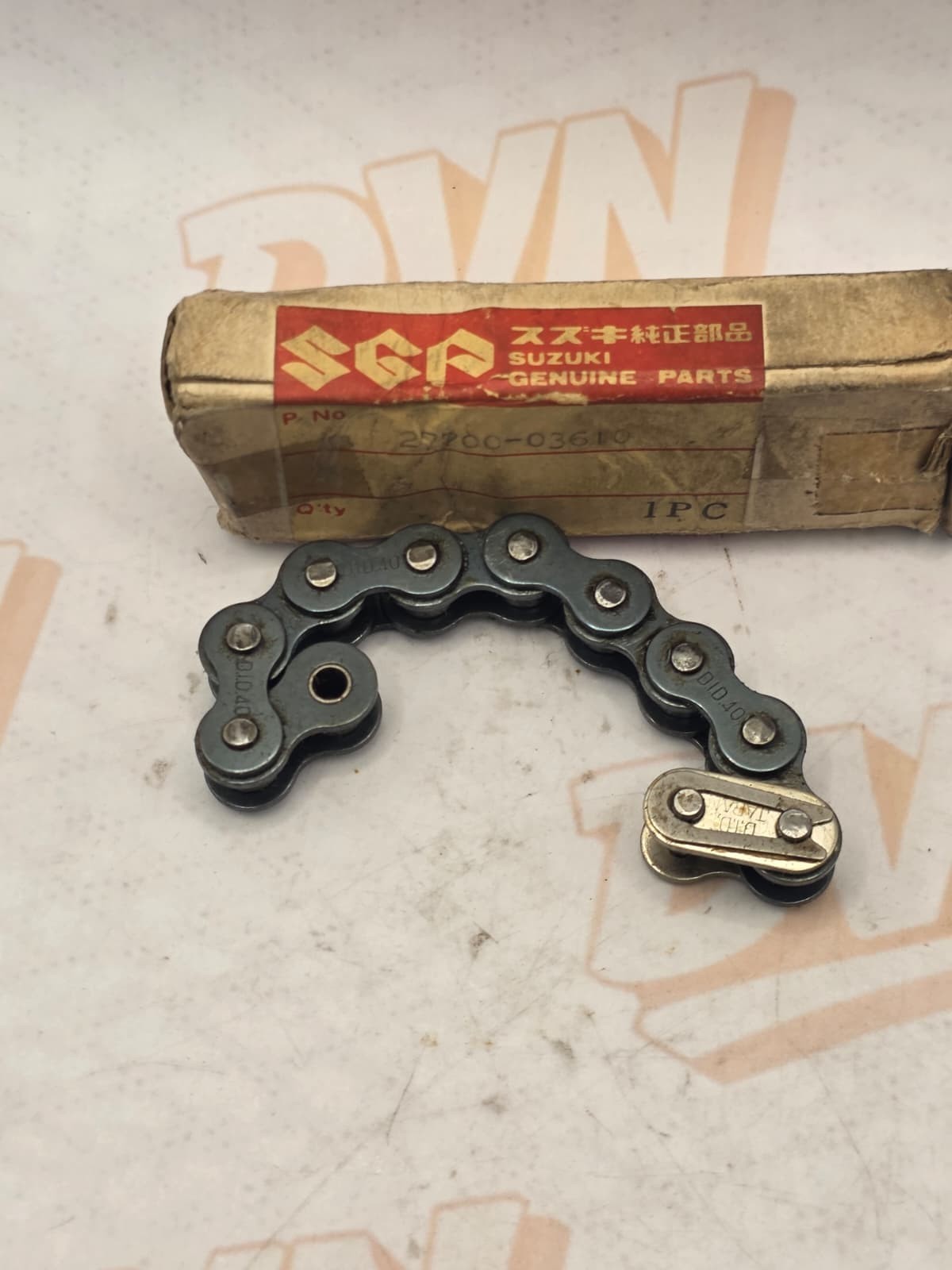 SUZUKI NOS OEM  80K10P DRIVE CHAIN ASSY 27700-03610