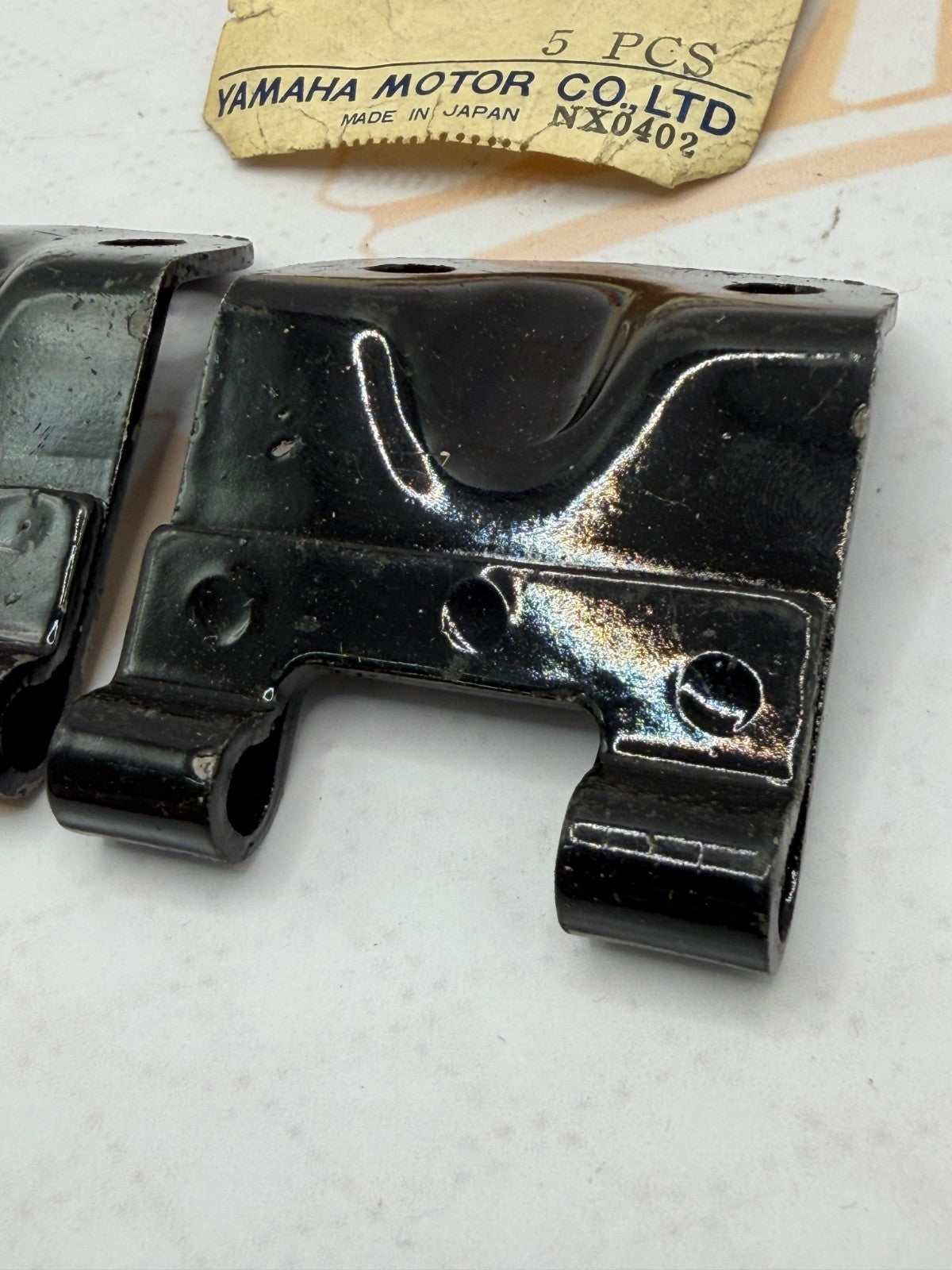 NOS OEM YAMAHA ht1 LT1 LT2 LT3 SEAT BRACKETS  276-24769