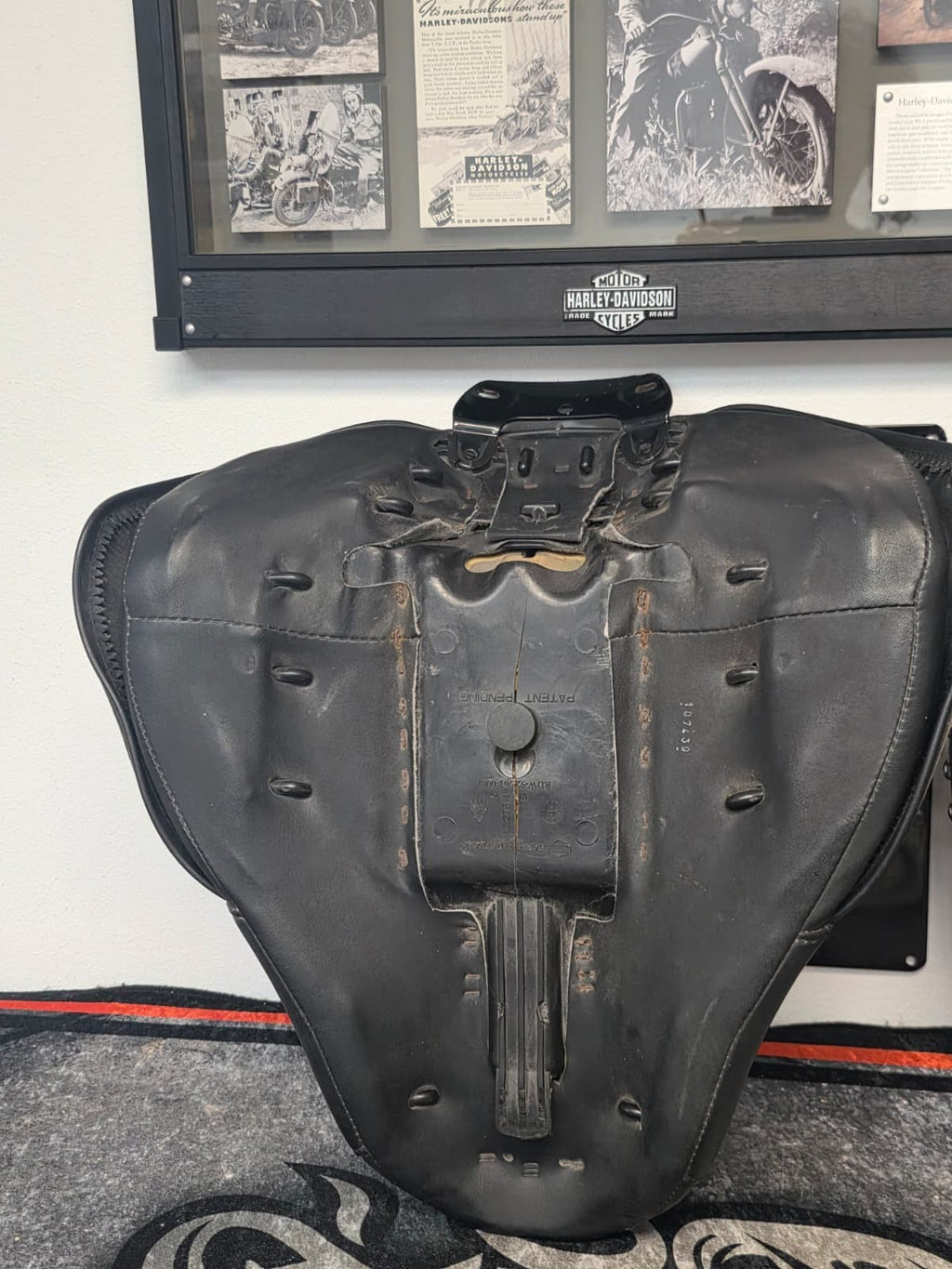 05-17 Harley DAVISON Softail Deluxe , heritage ,FLSTN  OEM FRONT /PASSANGER SEAT