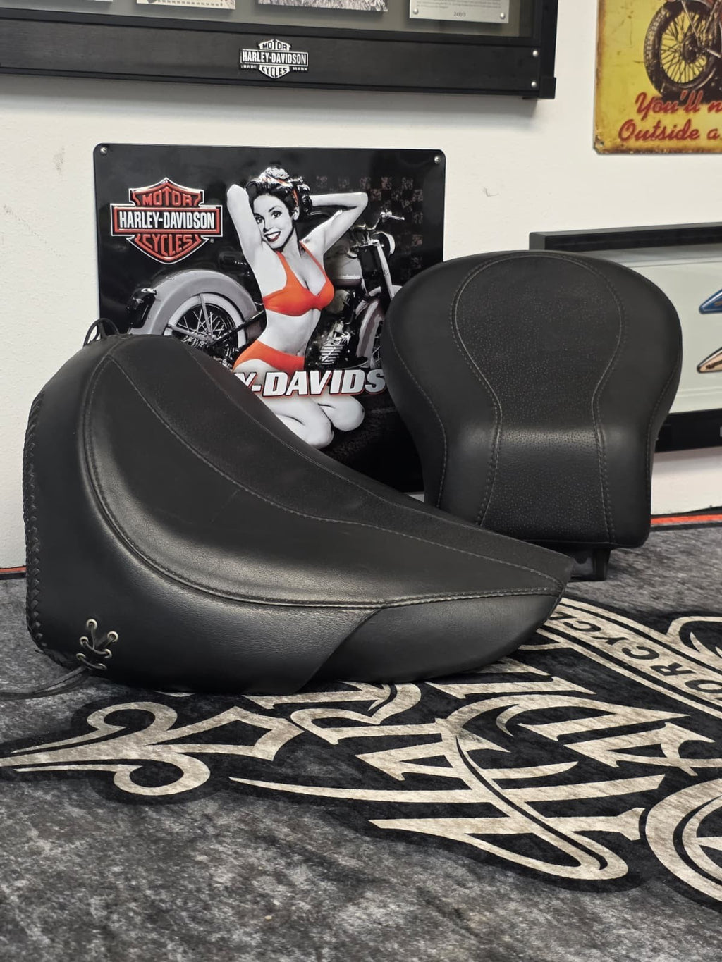 99-06 Harley DAVISON Softail Fatboy Evo Seat Oem Stock    Two Piece
