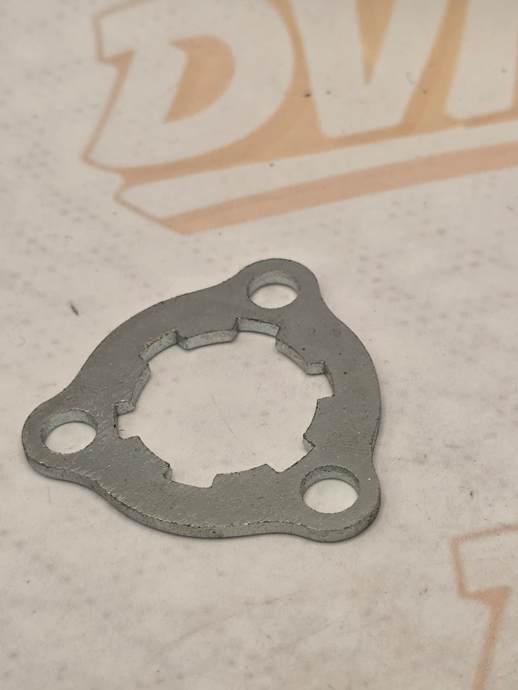 NOS NEW OEM ORIGINAL SUZUKI GT550 GT380 SPROCKET PLATE 27512-33000
