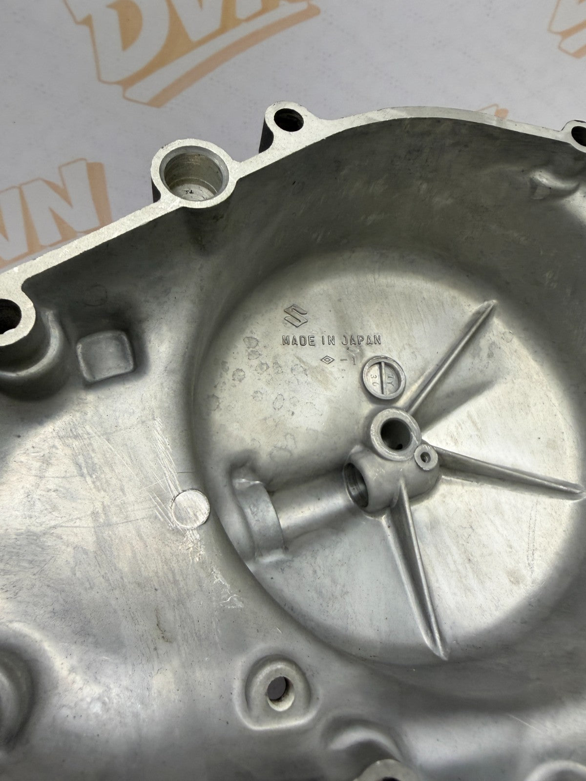 NOS 1975 Suzuki TC125 OEM Clutch Cover Engine Side Cover Assy 11300-28860