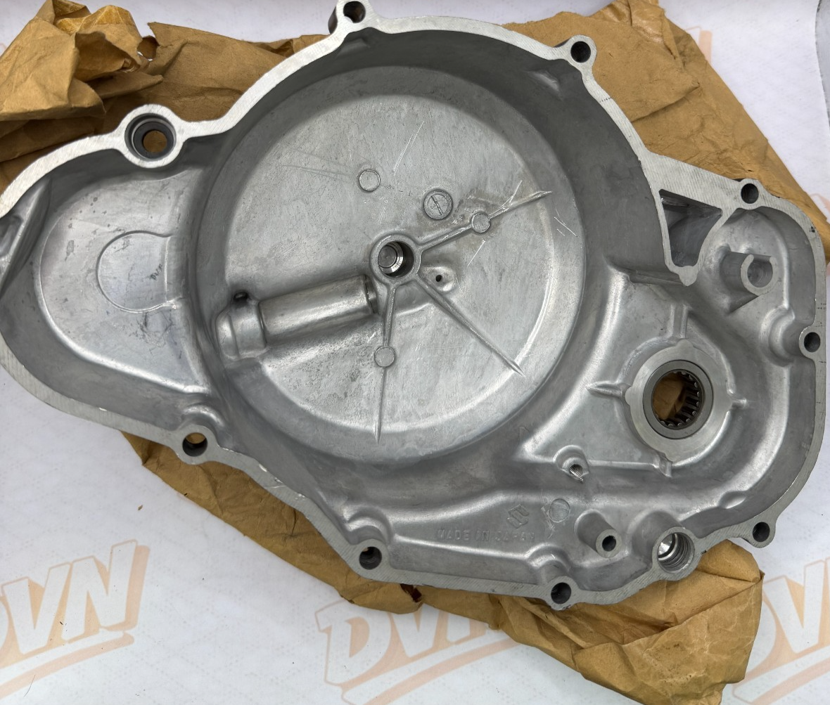 Suzuki TM 250 TM250 Clutch Cover 11300-30851  1972-1973