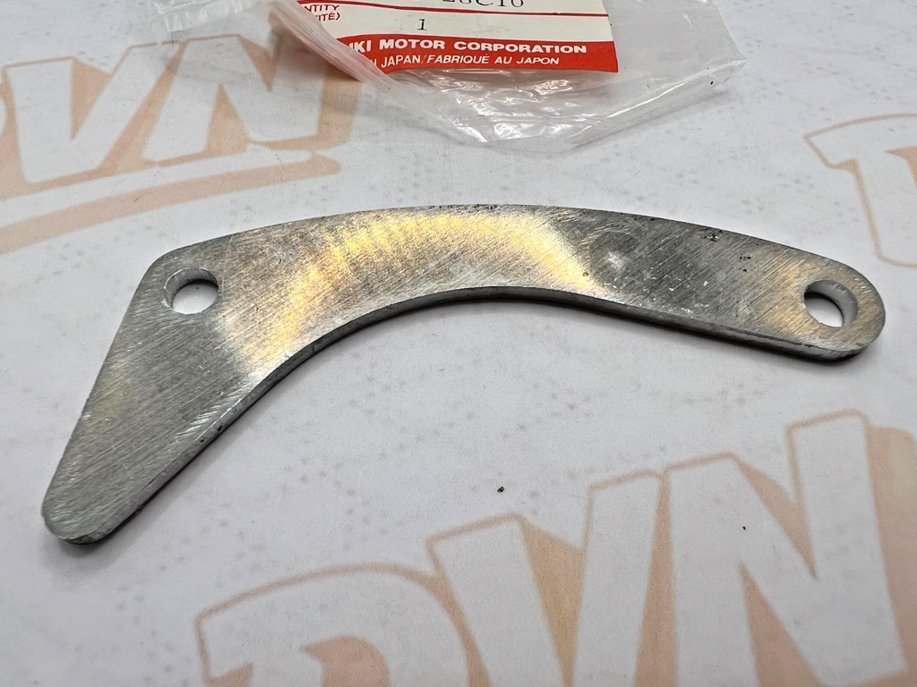suzuki plate NOS OEM chain guide 27641-28c10