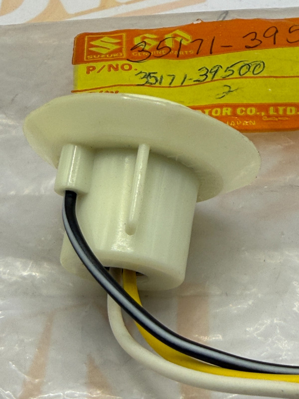Suzuki Head lamp socket 1985-1987 LT185 1985-86 LT23OS 35171-39500