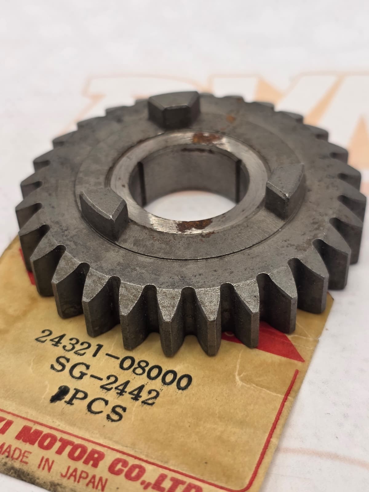 NOS 28T 2nd Gear Fits: Suzuki S32-3 150 24321-08000