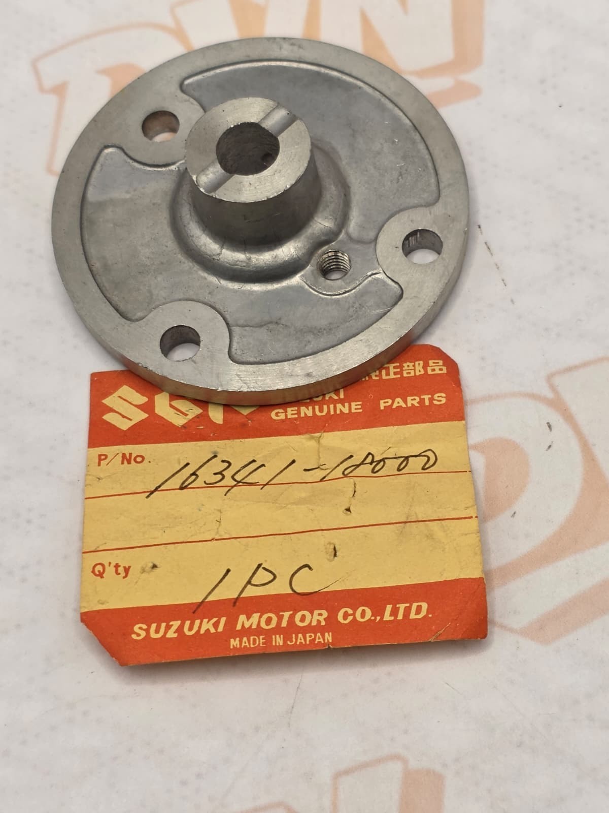 Casing Oil Pump Gear 16341-18000 OEM 1974 Suzuki GT250 Motorcycle