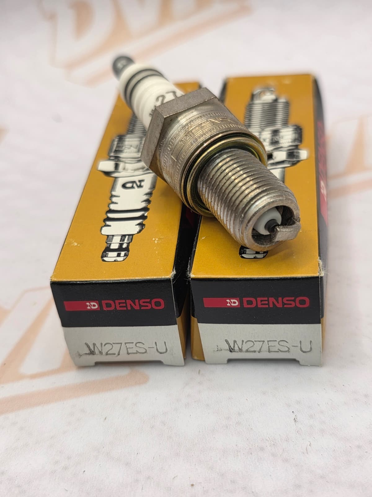 Nippondenso Spark Plug.  W27ES-U.  SP253.