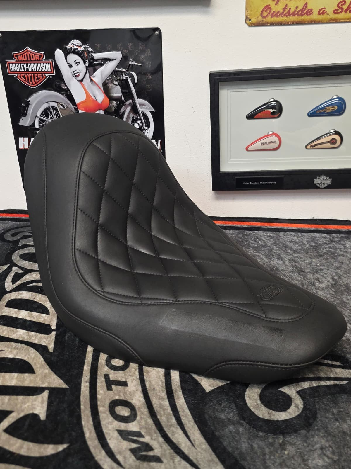 Mustang WITH DIAMOND STITCH Solo Seat For FXST/FLSTF  06-UP   PN-76742