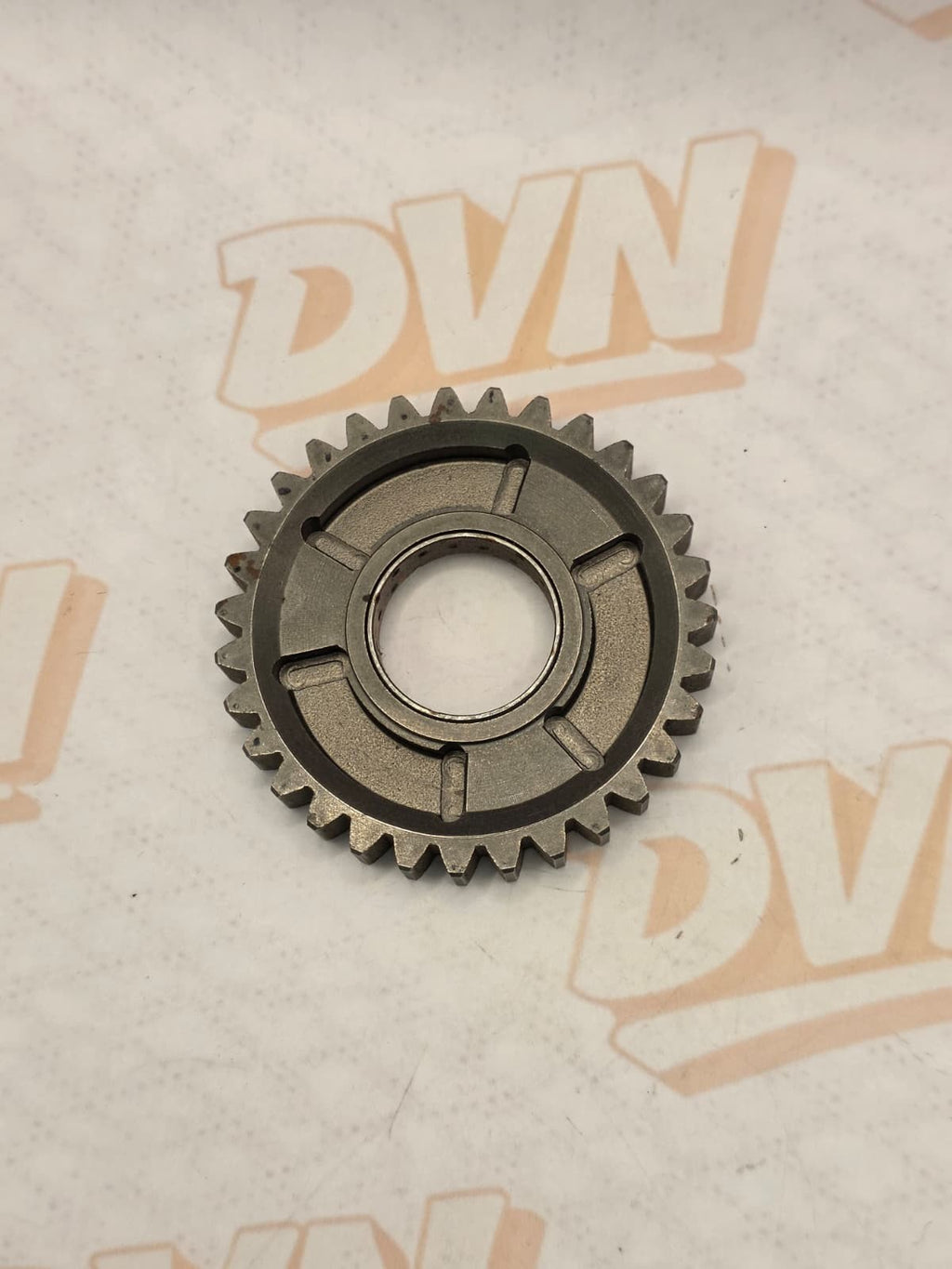 NOS NEW OEM ORIGINAL SUZUKI 1983 RM250 SECOND DRIVEN GEAR 24320-14310