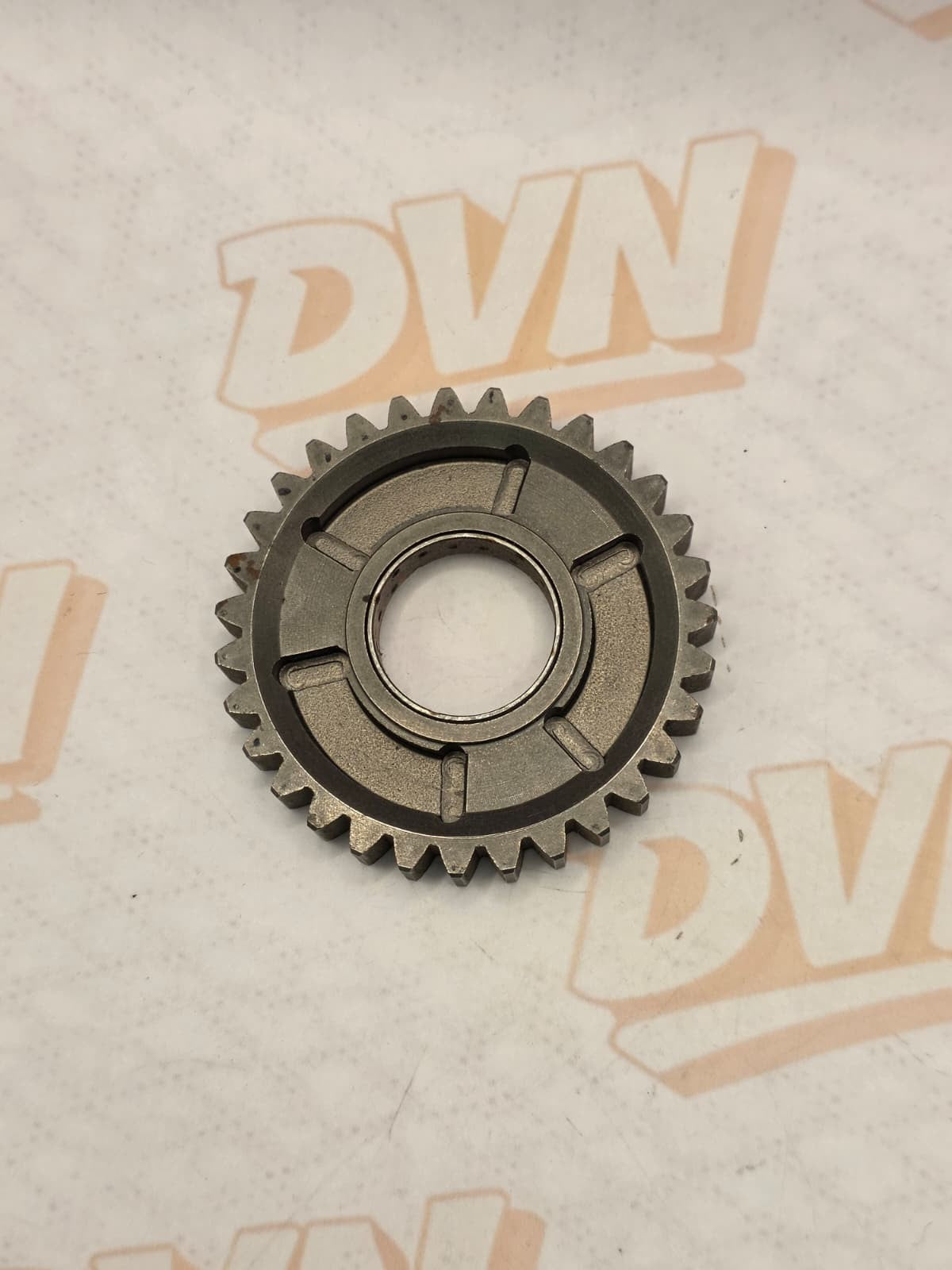 NOS NEW OEM ORIGINAL SUZUKI 1983 RM250 SECOND DRIVEN GEAR 24320-14310