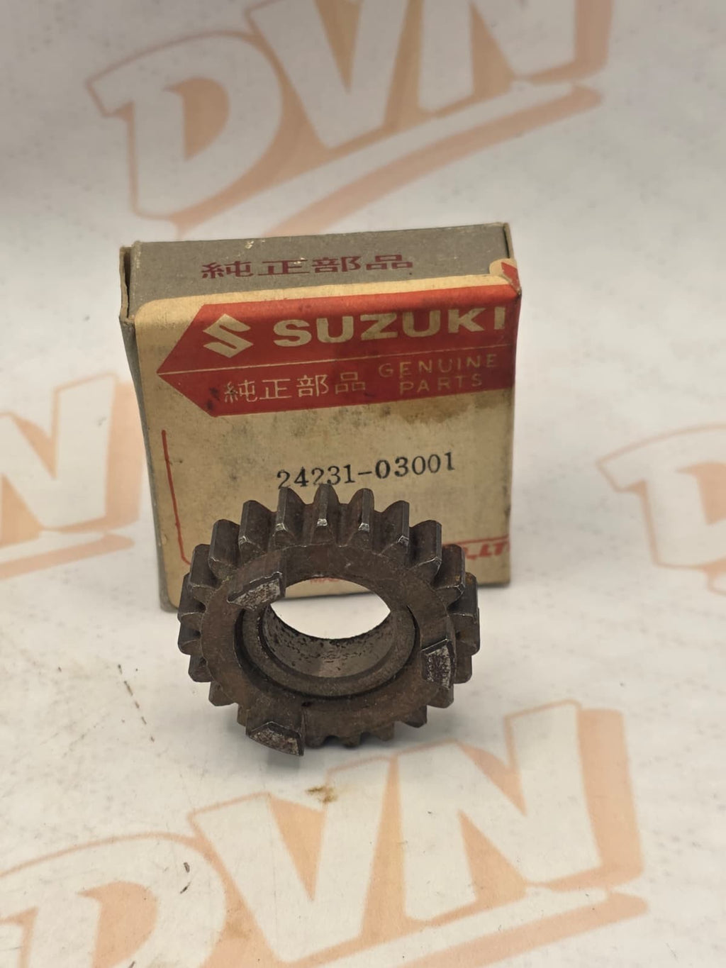 NOS Suzuki OEM Third Drive Gear 74-76 TM75 75-77 TS75 24231-03001