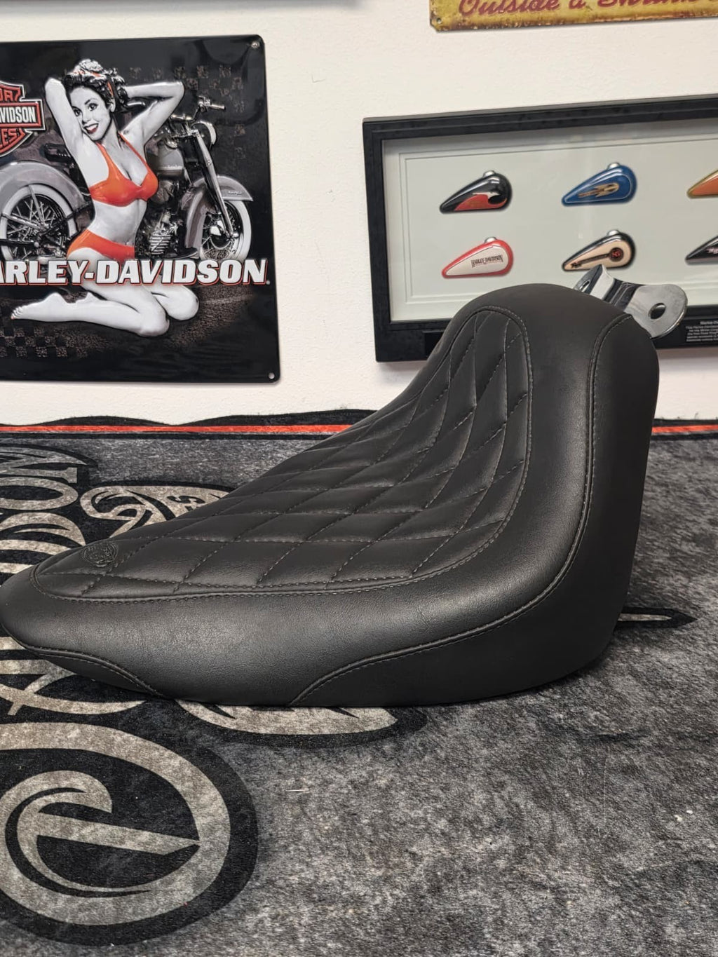 05-15 HARLEY SOFTAIL Mustang Tripper Diamond Solo Seat