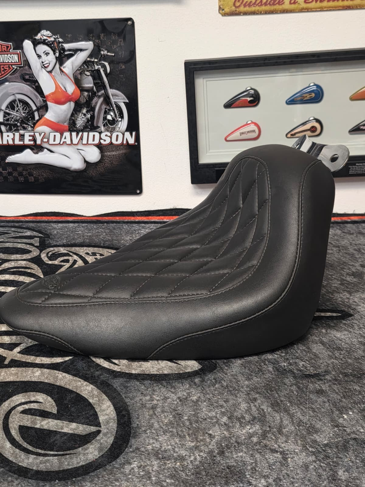 05-15 HARLEY SOFTAIL Mustang Tripper Diamond Solo Seat