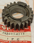 1982-83 SUZUKI RM250 RM 250 4TH GEAR DRIVE NOS OEM P/N 24241-14310 24241-14311