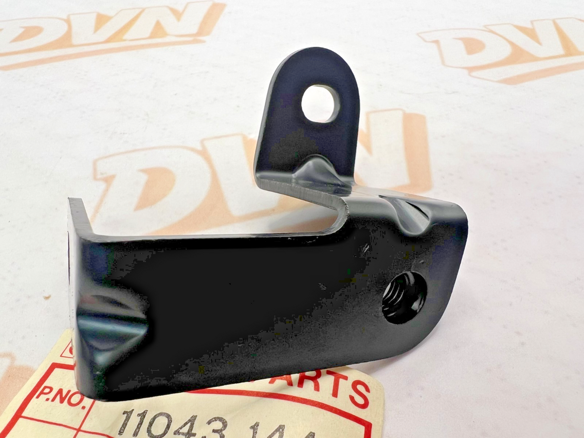 KAWASAKI NOS OEM 11043-1443 BRACKET B COWLING,RH