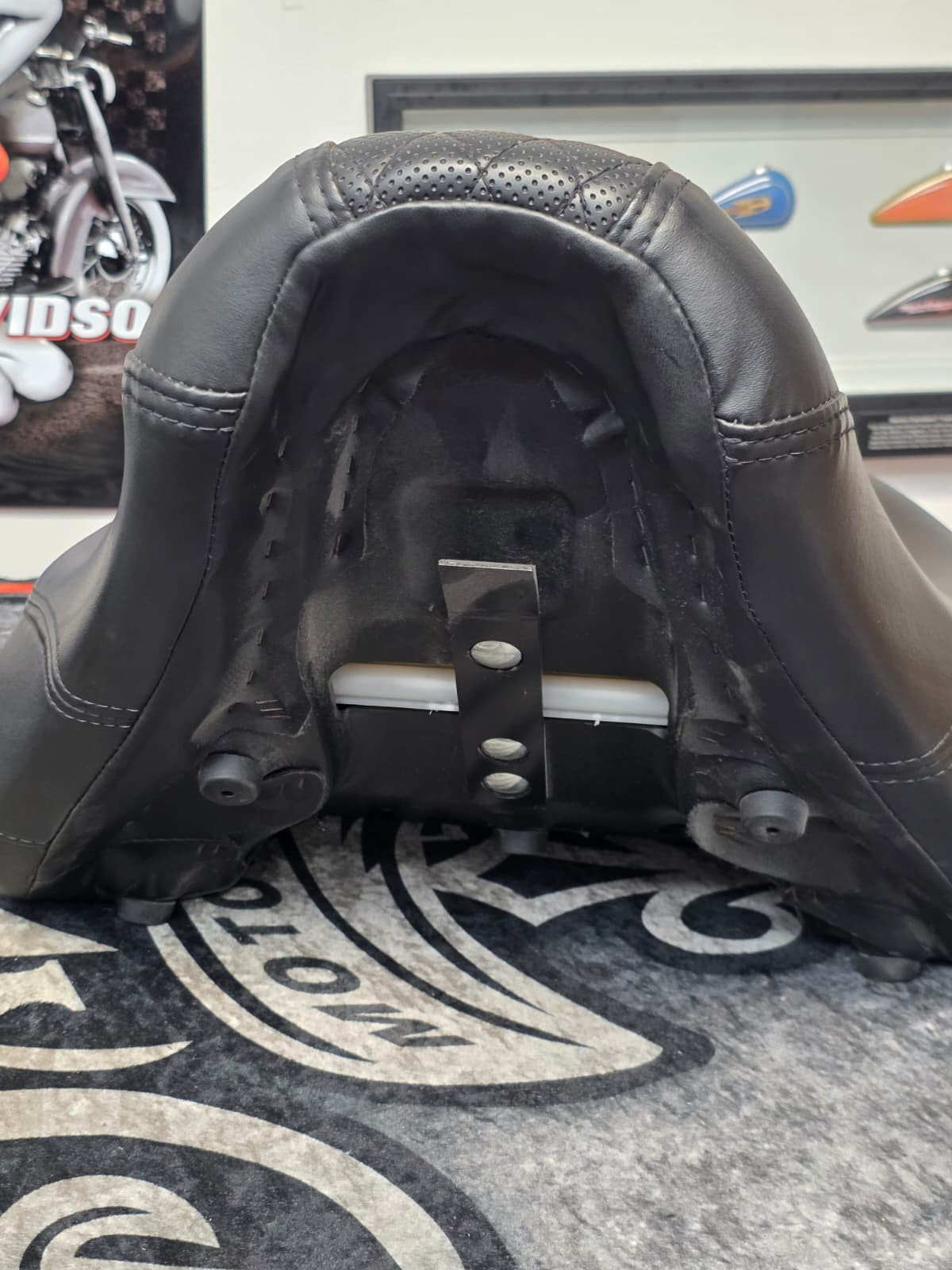 Harley DAVISON SOFTAIL FLDE,FLHC,FLSLAND FXBB 2018-Up SEAT Seat 52000294