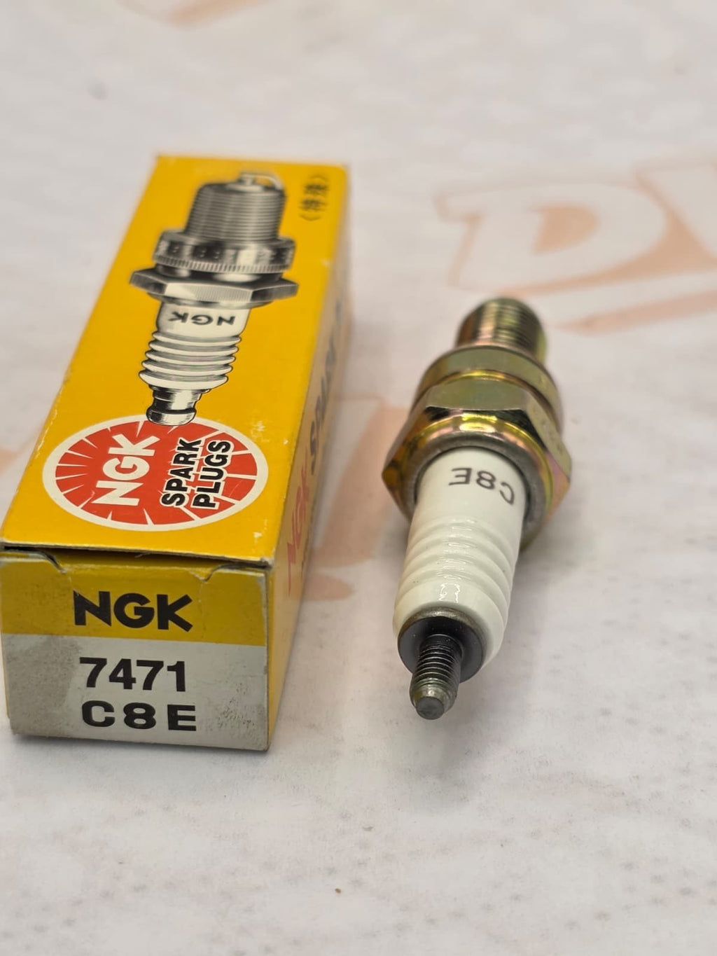 NGK 7471 SPARK PLUG C8E 1 PLUG