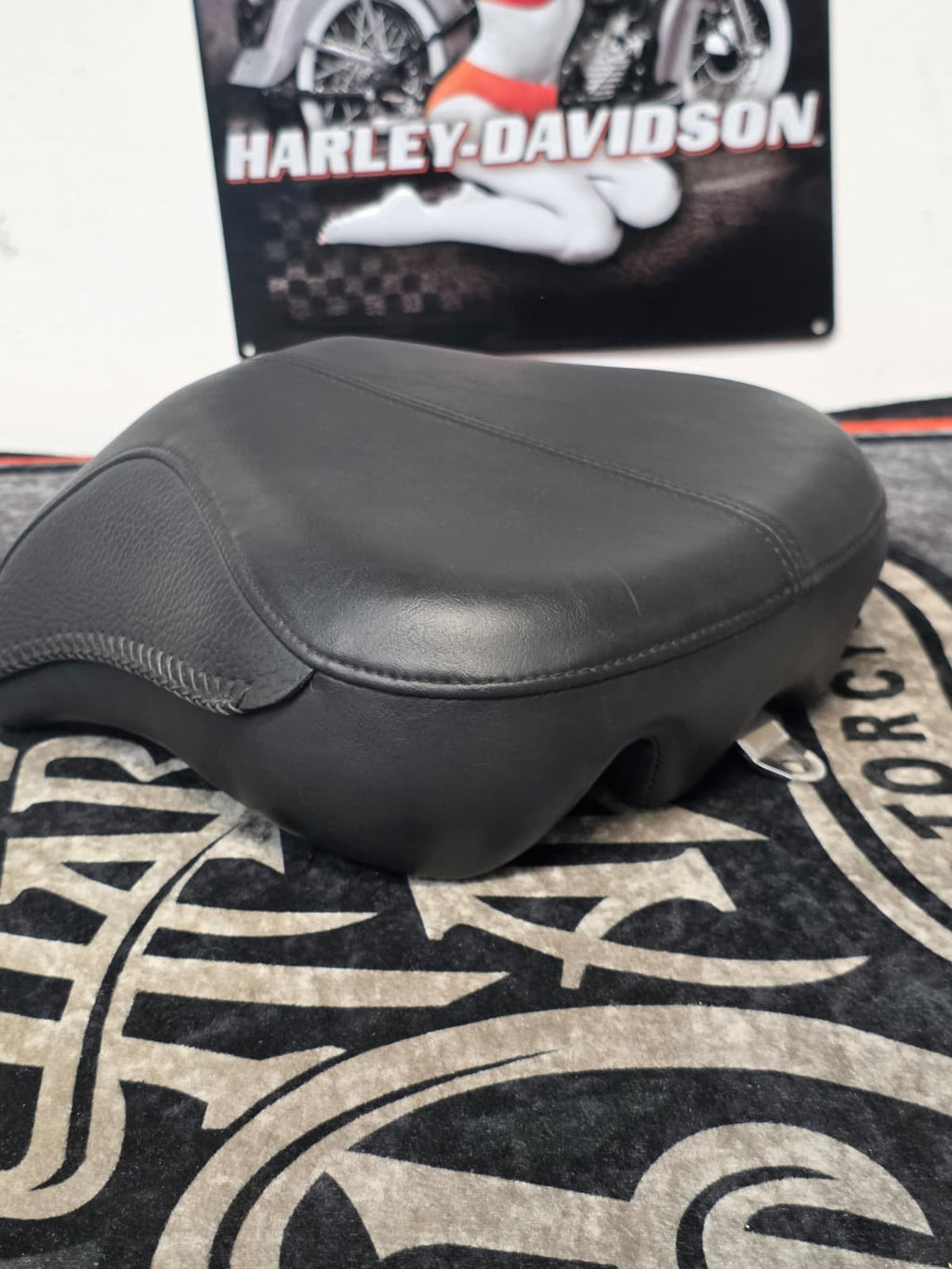 05-17 Harley-Davidson Heritage,deluxe,Softail models Passenger Pillion Seat OEM