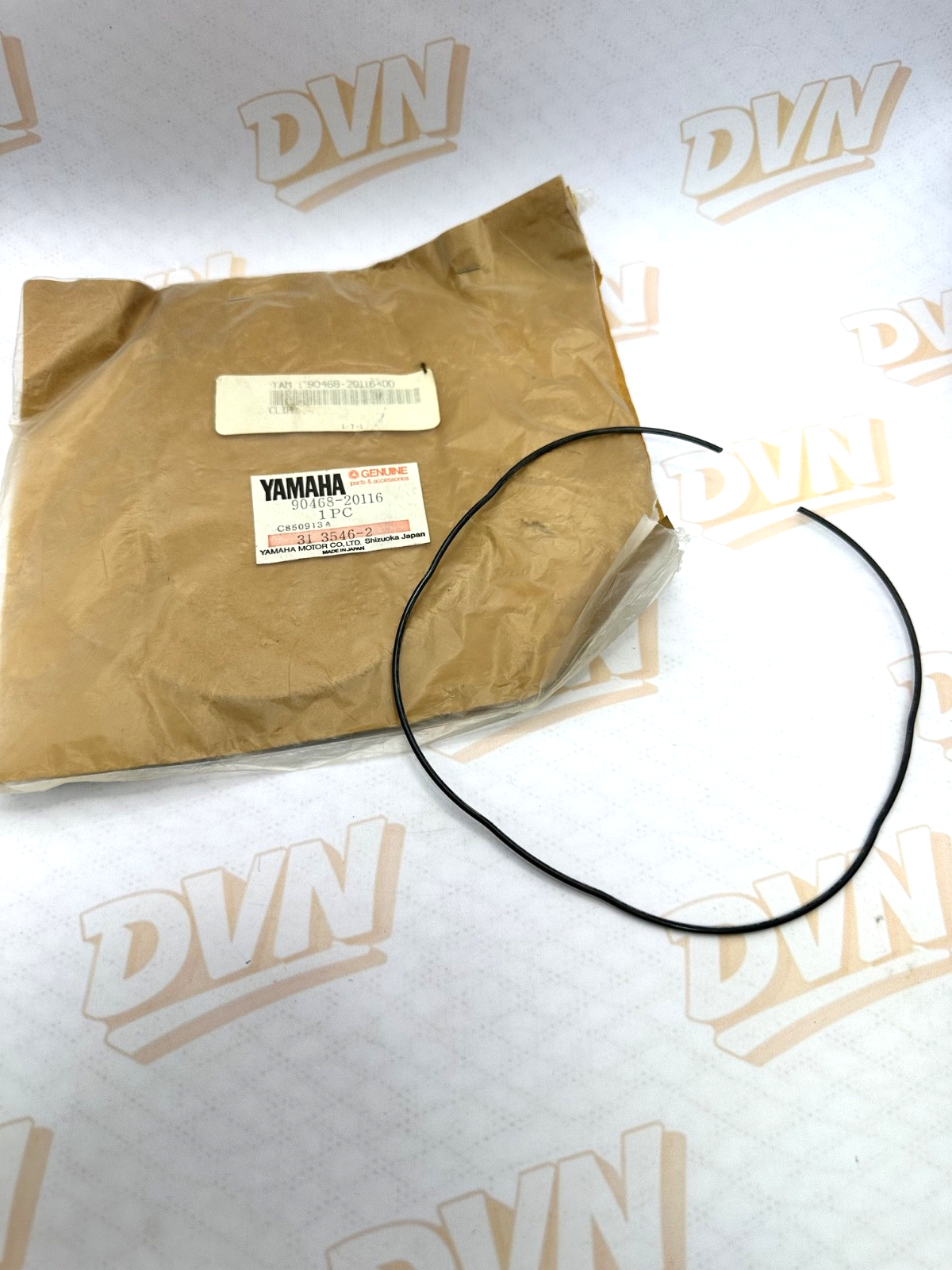 NOS Genuine 83 Yamaha XV 500 750 920 Virago Crankcase Clip PART OEM 90468-20116