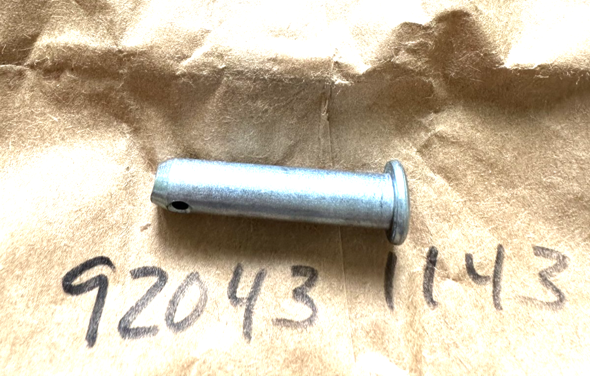 OEM Kawasaki 92043-1143 8x32 Pin NOS
