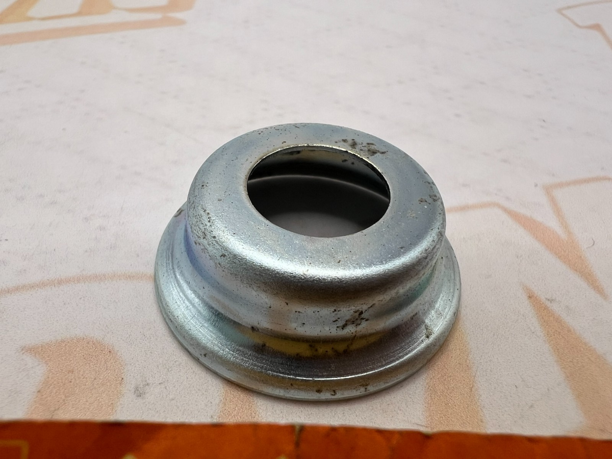 New OEM Suzuki 54892-28001 Dust Seal NOS